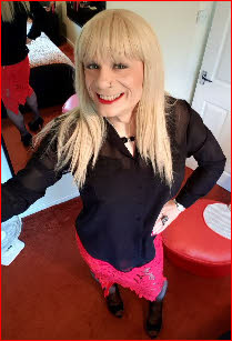 Blonde TV escort in Walsall